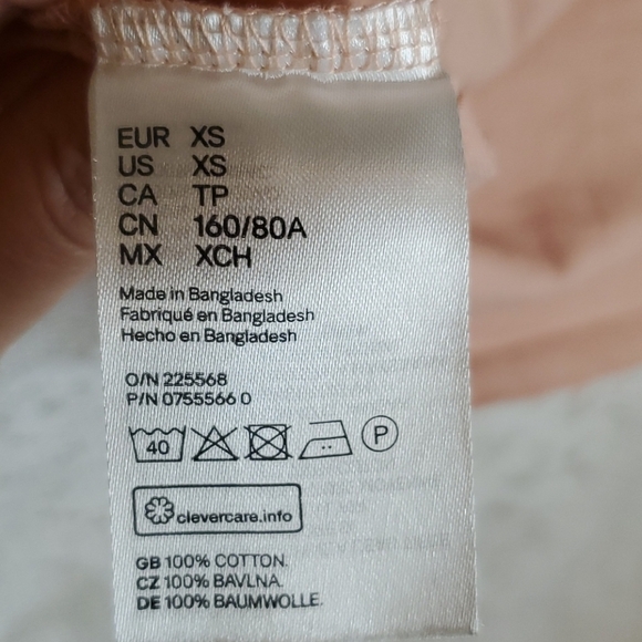 4/$20 Divided H&M crop top with keyhole cutout - Picture 12 of 14